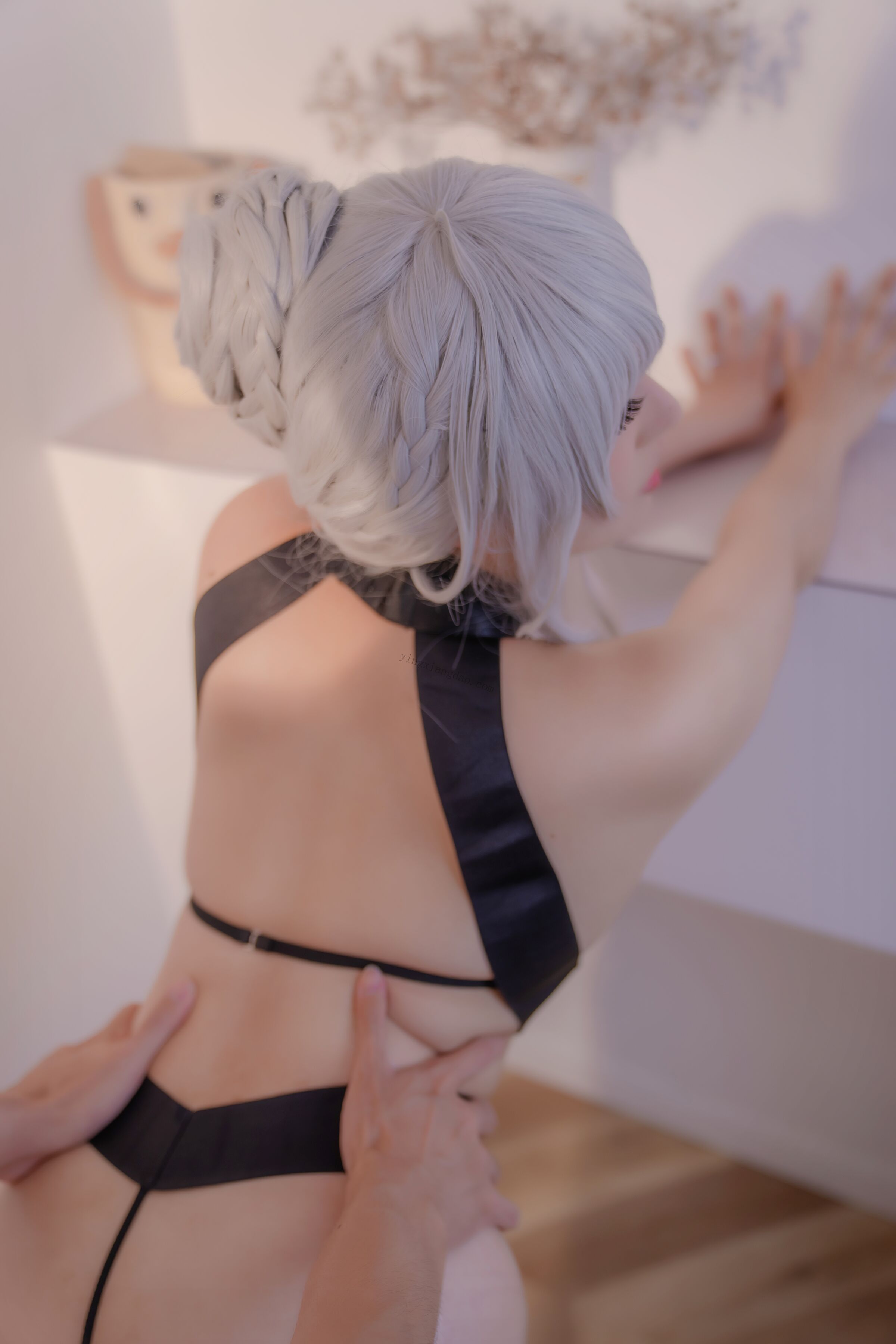 043