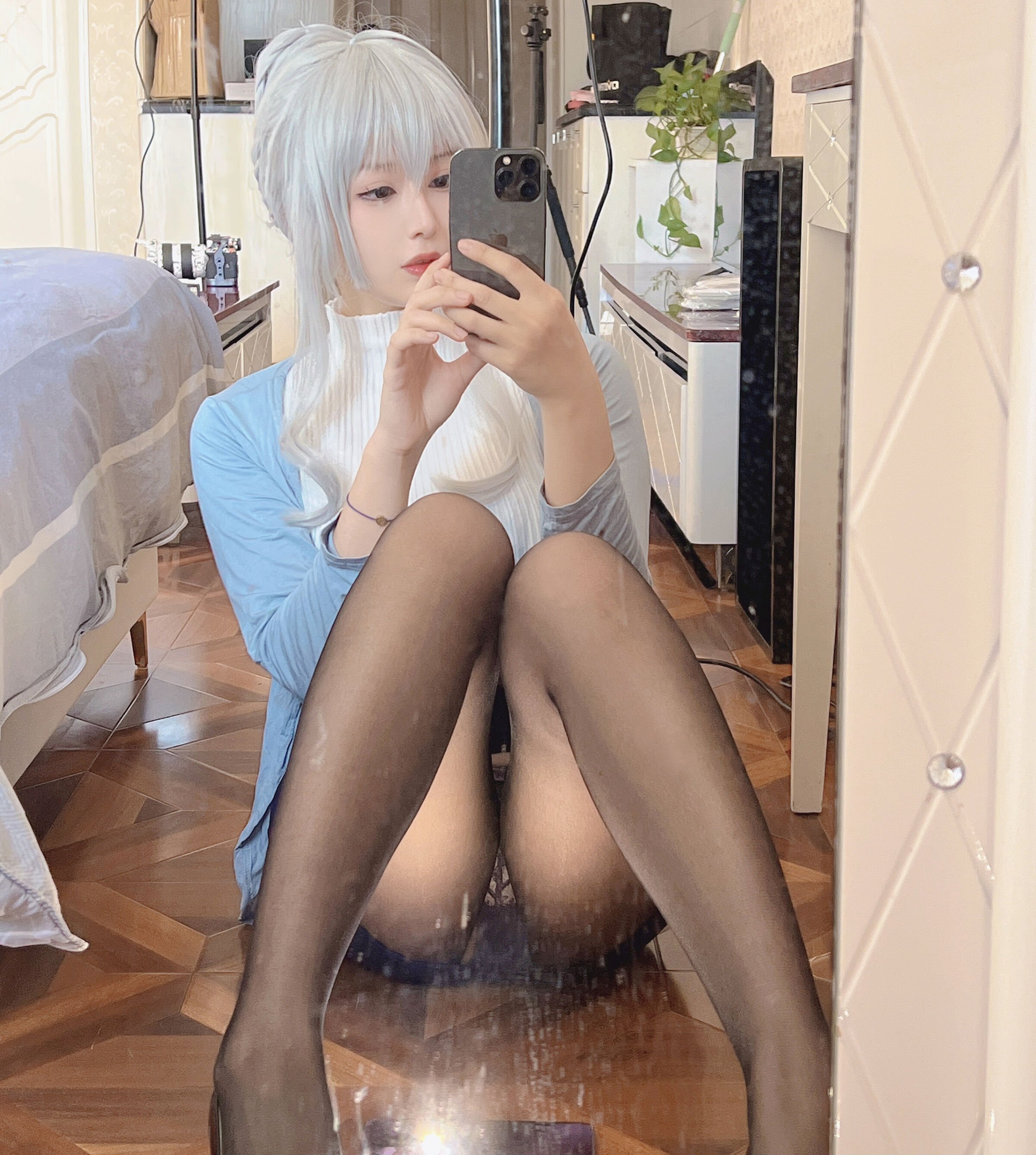 084